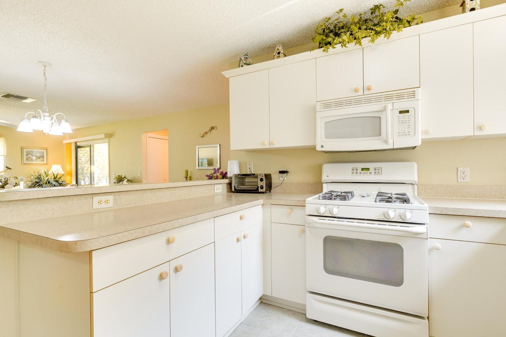 The Villages Vacation Rental With Lanai And Golf Cart! Exterior photo