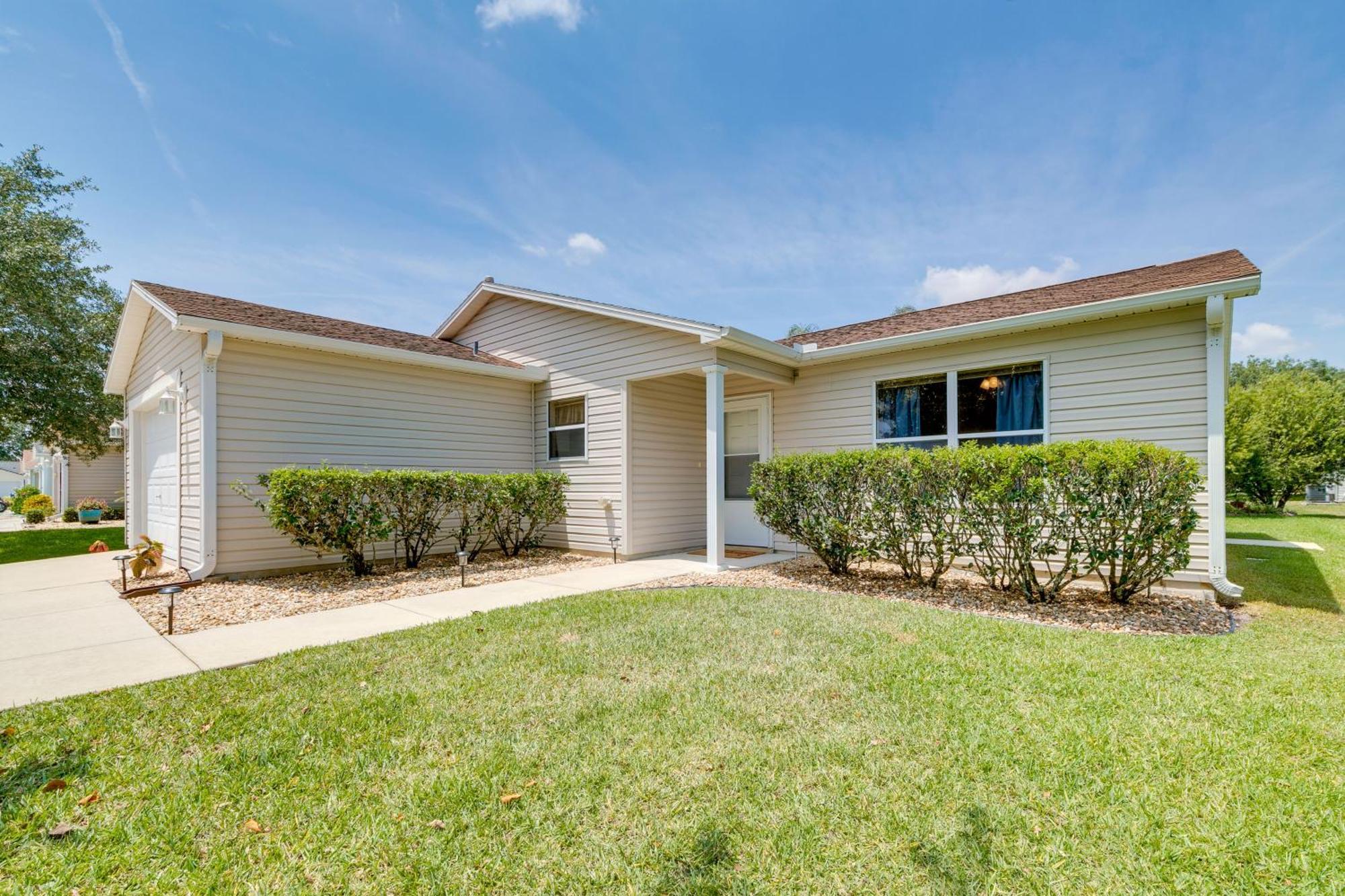 The Villages Vacation Rental With Lanai And Golf Cart! Exterior photo